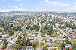 WHITE CENTER CRAFTSMAN